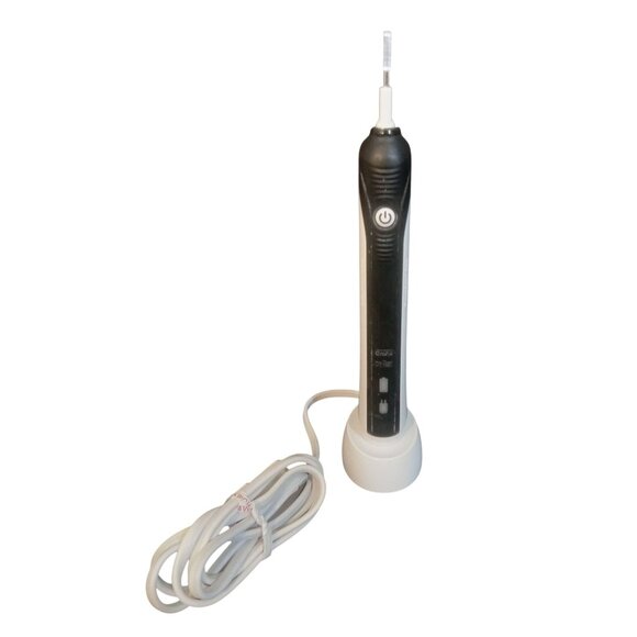 Braun Oral B Electric Toothbrush Black 3757 Charger 2 New Brush Heads - Picture 5 of 5